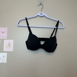 SKIMS fits everybody bra 32C black onyx new without tags
